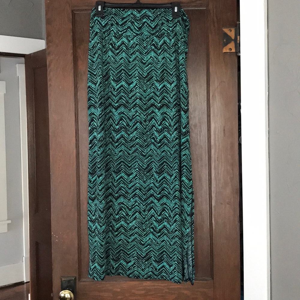 Black and teal patterned maxi skirt